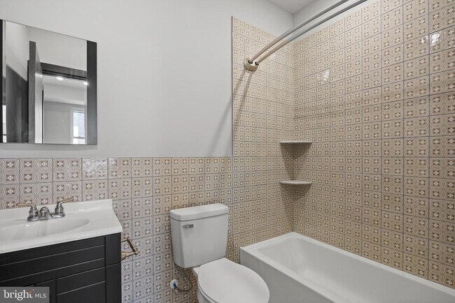 Building Photo - 403 N Simpson St