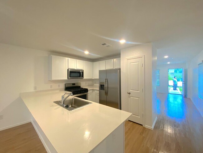 Building Photo - 21015 Longeni Dr