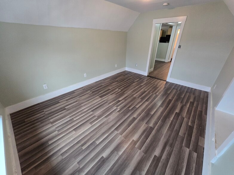 Building Photo - 6 Dixon St