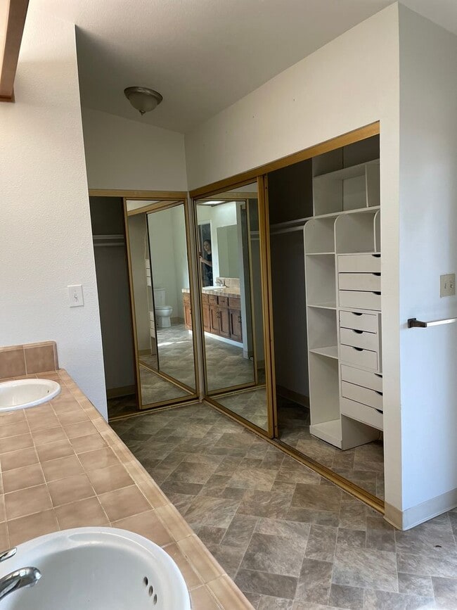 Building Photo - Charming 4-Bedroom, 2-Bathroom Home – Your Perfect Summer Move-In!