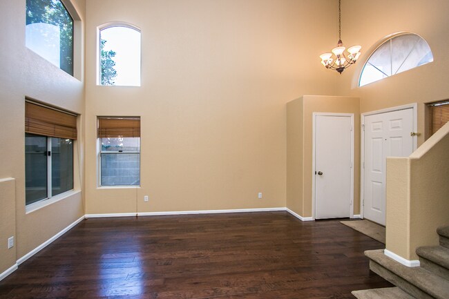 Building Photo - 4BR/2.5 BA. Located in the Desert Ridge