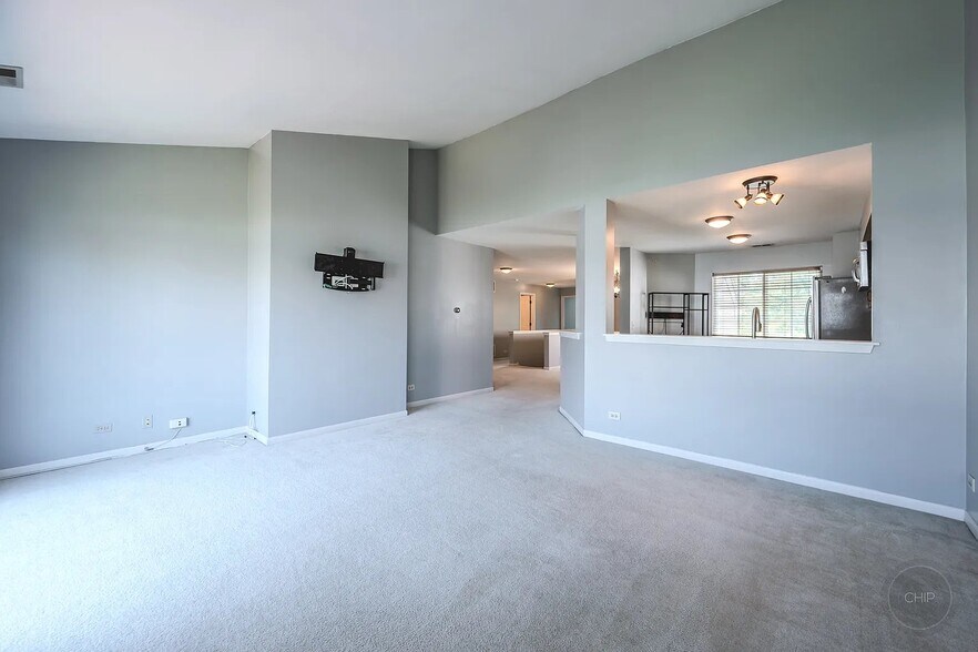Building Photo - 1136 Cambria Ln S