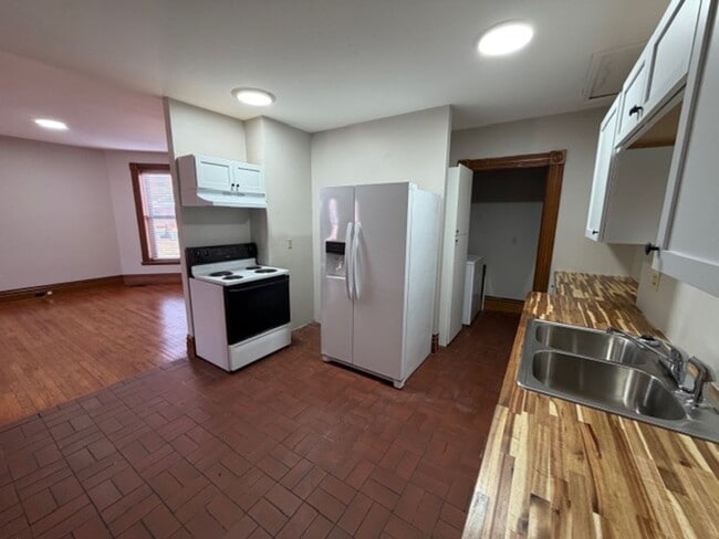 Building Photo - Coming Soon: Compton Heights Historic Haven