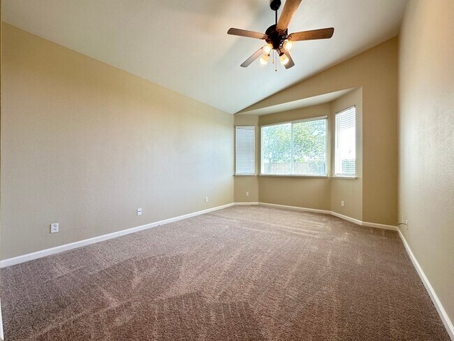 Building Photo - Beautifully Updated 3-Bedroom, 2-Bath Home...