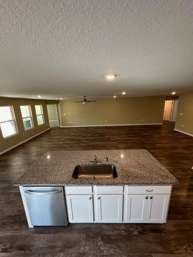 Building Photo - 3998 Whitetail Ln