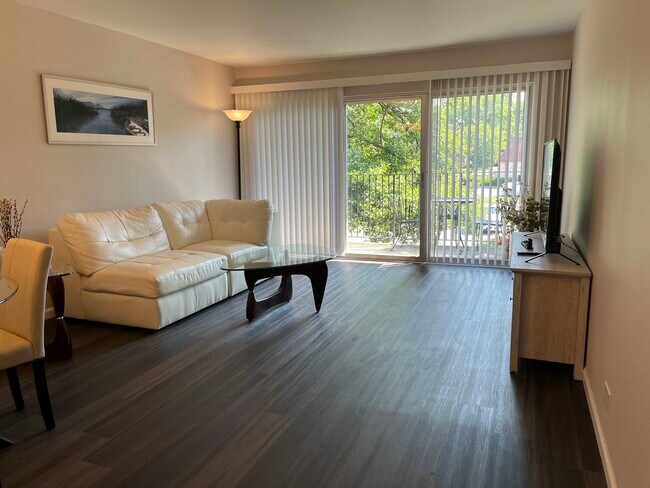 Building Photo - 5101 Carriage Way Dr