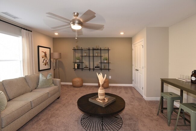Building Photo - FURNISHED: Previous Model Home, For Rent 3 bedrooms/2.5 baths/2nd Floor Family Room w/kitchenette...