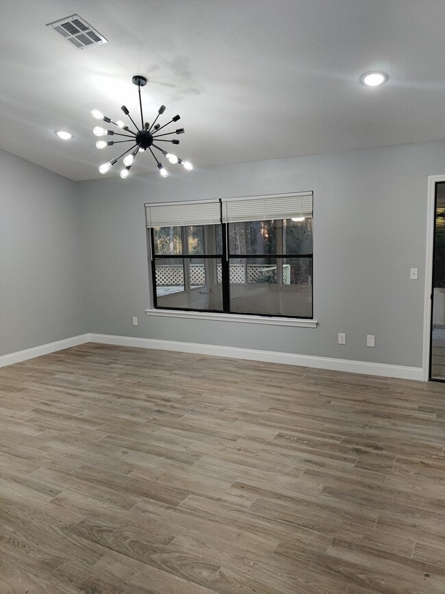 Building Photo - 10385 Birchfield Dr