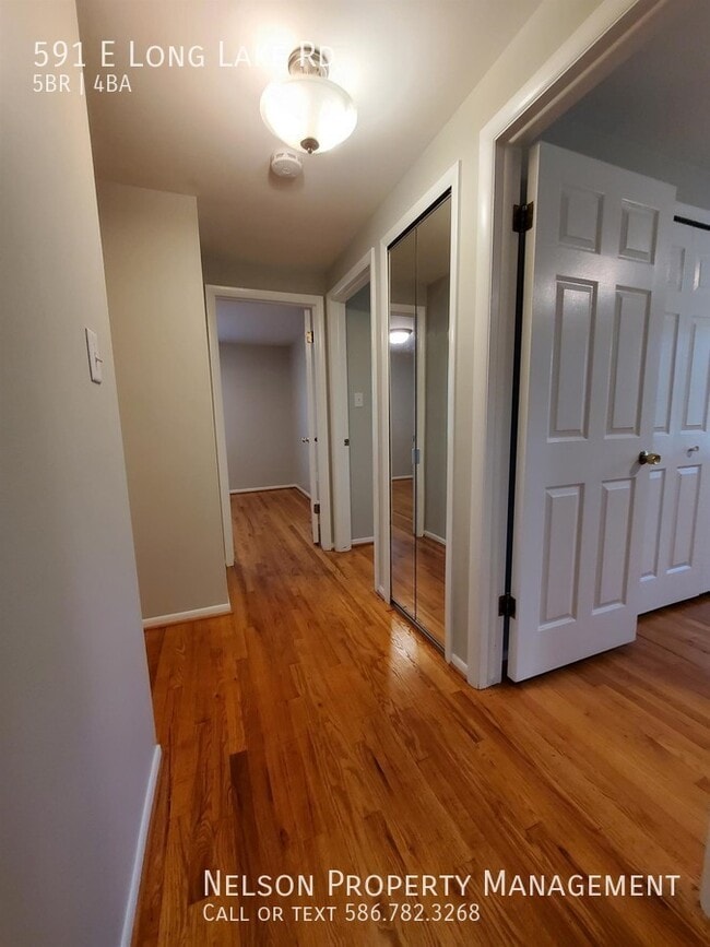 Building Photo - 591 E Long Lake Rd