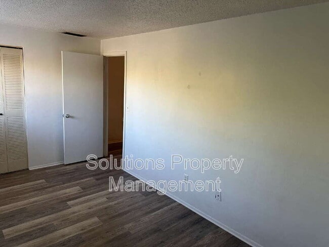 Building Photo - 1136 Steven Patrick Ave