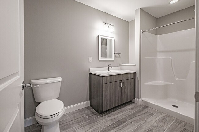 Building Photo - 8 Friendly Way