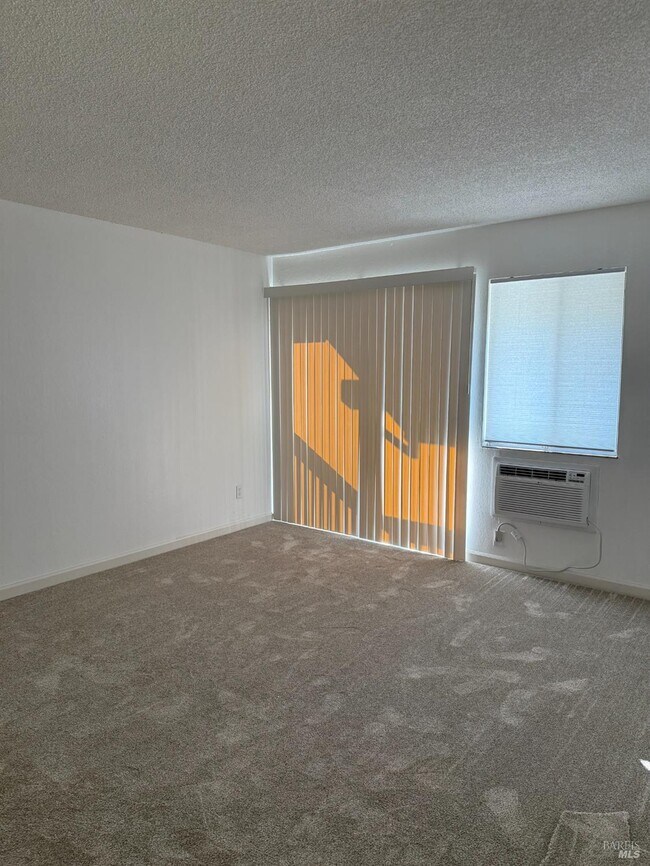 Building Photo - 1625 Park Ln