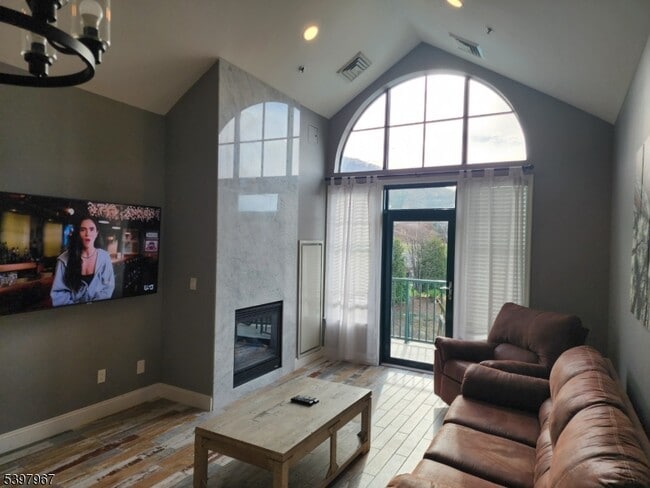 Building Photo - 200 NJ-94