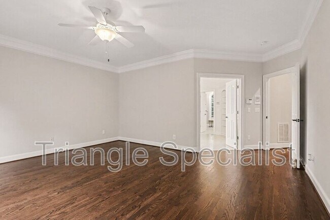 Building Photo - 6121 Carlyle Dr