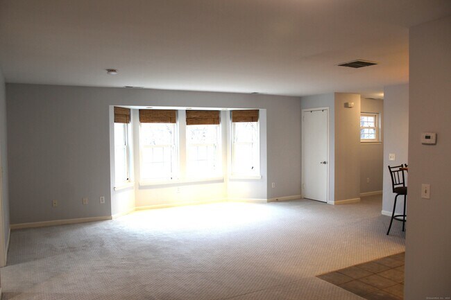 Building Photo - 38 Woodhill Rd