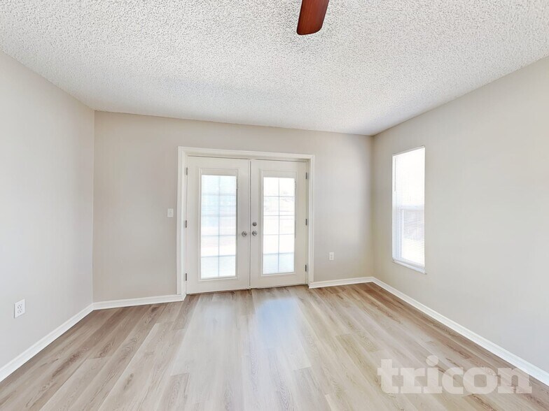 Building Photo - 13415 Twin Lake Ave