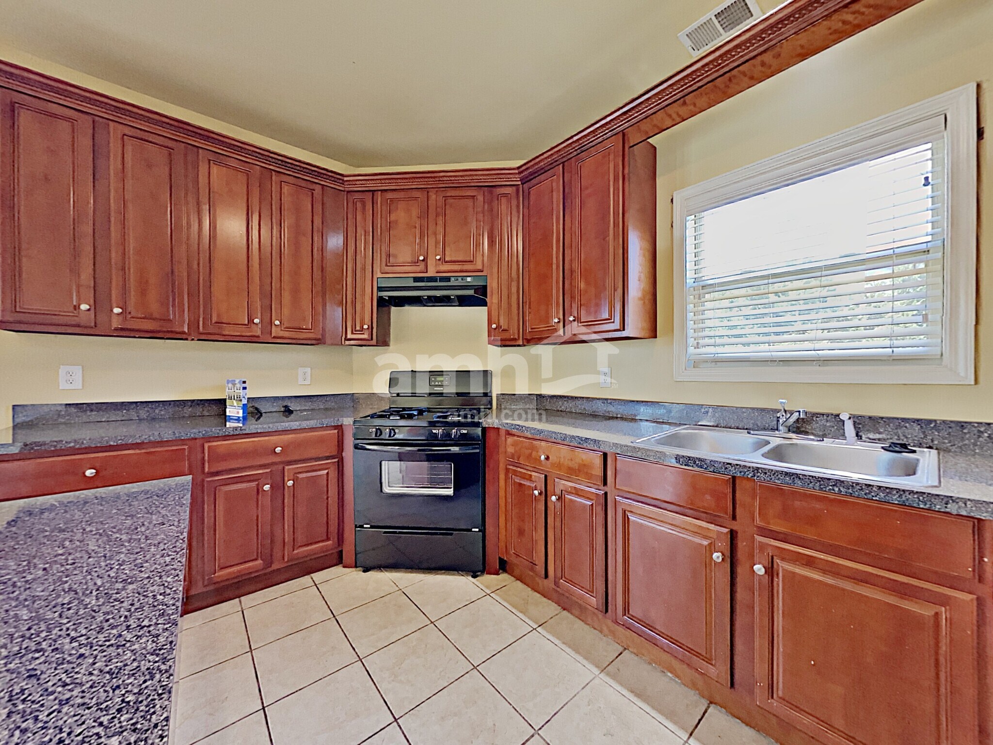 Building Photo - 3100 Camellia Trail