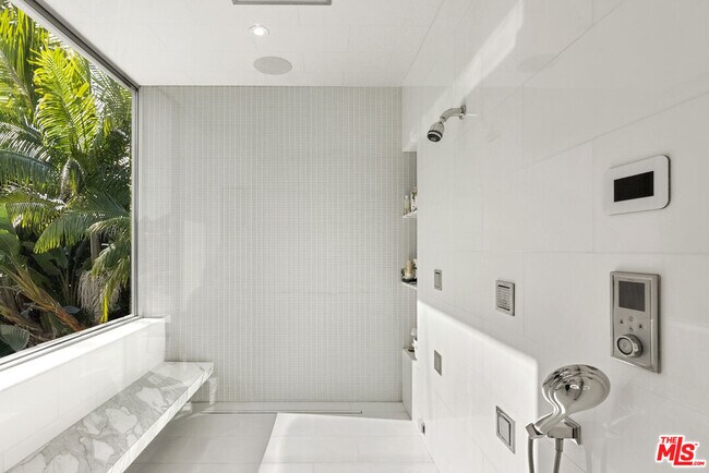 Building Photo - 1889 Rising Glen Rd