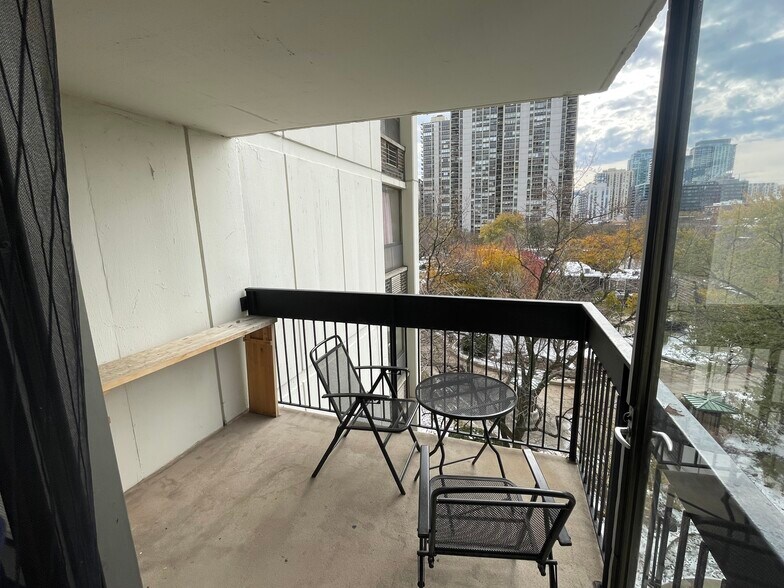 Building Photo - 1460 N Sandburg Ter