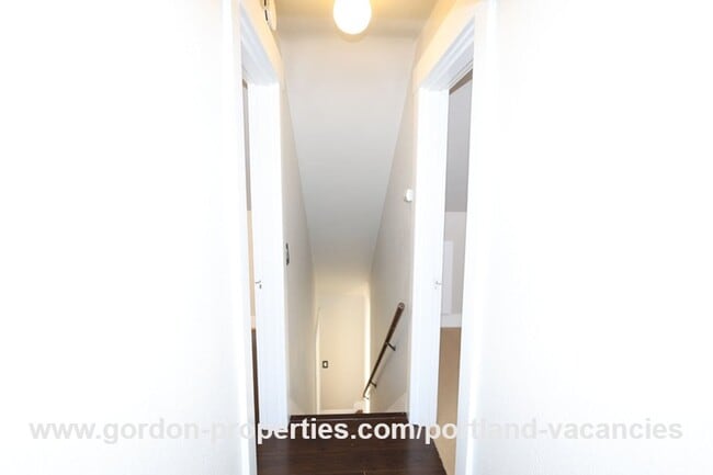 Building Photo - MOVE IN SPECIAL: SE Cesar E Chavez Blvd - ...
