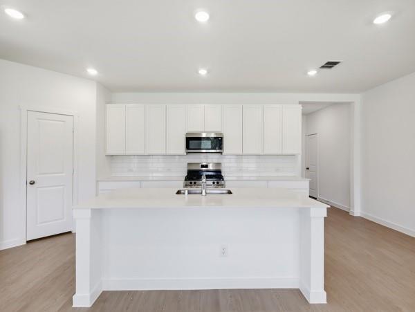 Building Photo - 7009 Camphor Ct