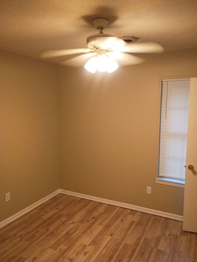 Building Photo - 4 Success Realty is now offering this 3 be...