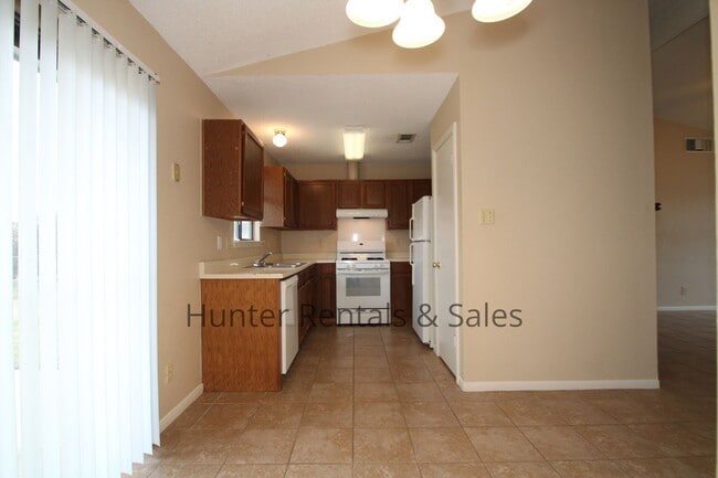 Building Photo - Too Cute!