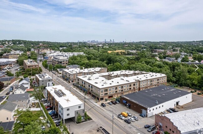 Building Photo - 330 Pleasant St