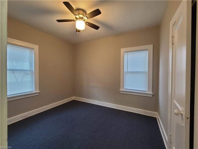 Building Photo - Shinde Altamont