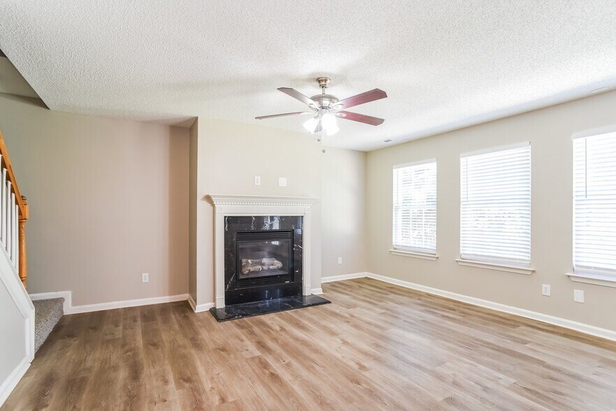 Building Photo - 4116 Everest Dr