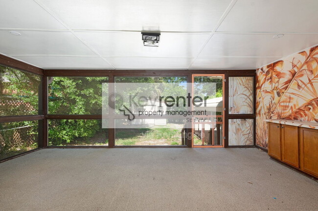 Building Photo - 983 47th Ave N