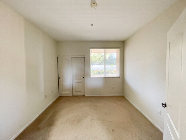 Building Photo - 4021 Canario St
