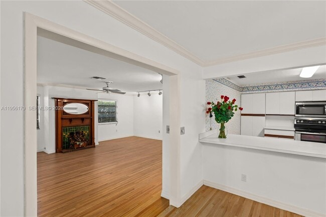 Building Photo - 736 Alhambra Cir