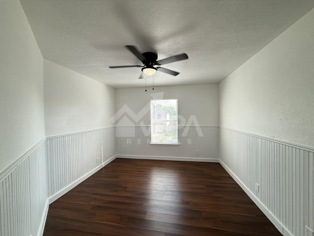 Building Photo - 9666 Green Plain Dr