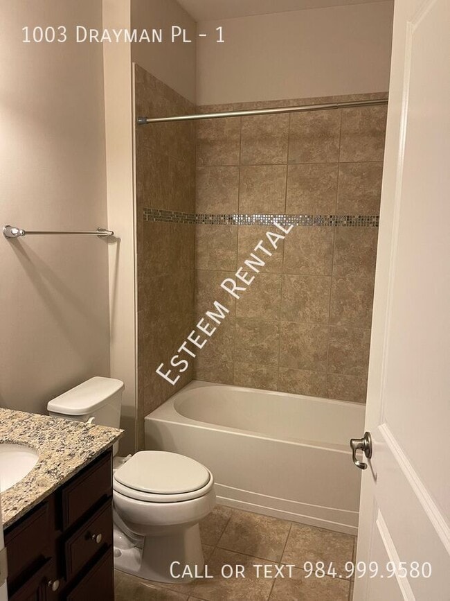 Building Photo - 1003 Drayman Pl