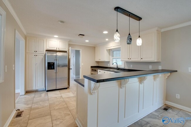 Building Photo - 2107 Edinburgh Dr SW