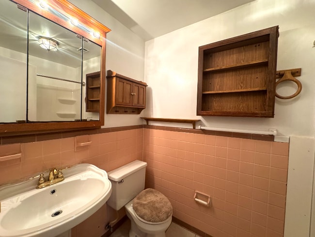 Building Photo - 9632 Sherwood Pl