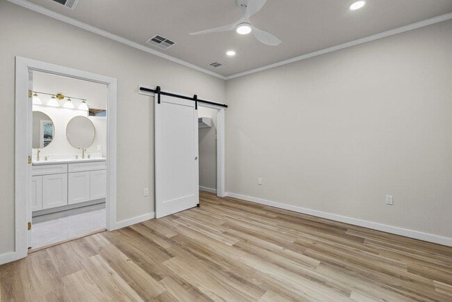 Building Photo - 30 Wood Glen Dr