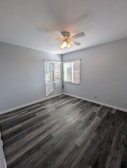 Building Photo - 902 Centinela Ave