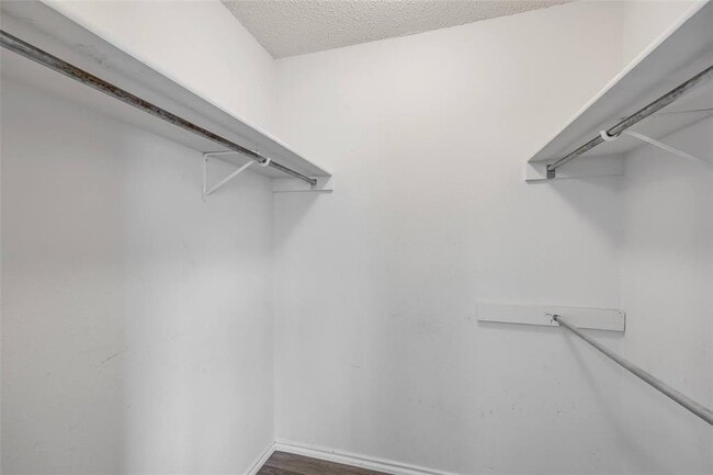 Building Photo - 2514 Byfield Dr