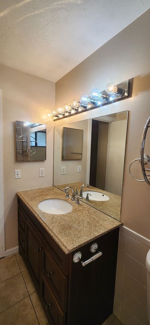 Building Photo - Southfork condos – charming 2-bedroom, 1.5-bath home