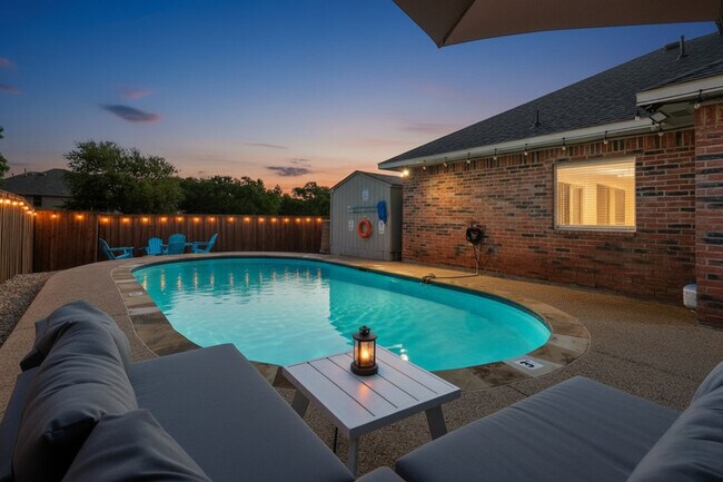 Building Photo - 537 Purdue Dr