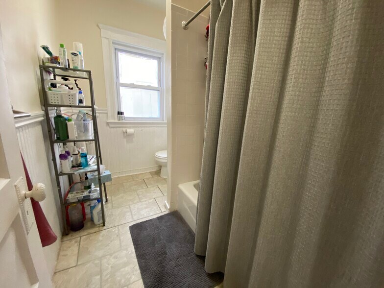 Building Photo - 300 Boston Ave