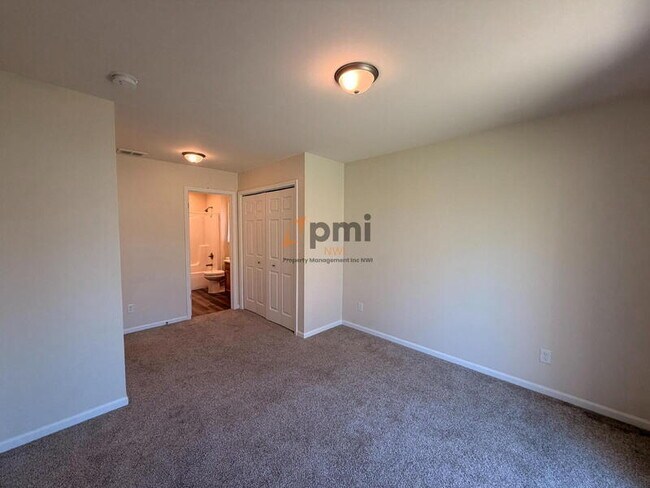 Building Photo - 122-124-124 Park Ave