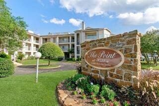 Building Photo - 12800 Melville Dr