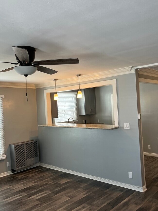 Kitchen is Open to Living Room - 3332-3336 Stocker St
