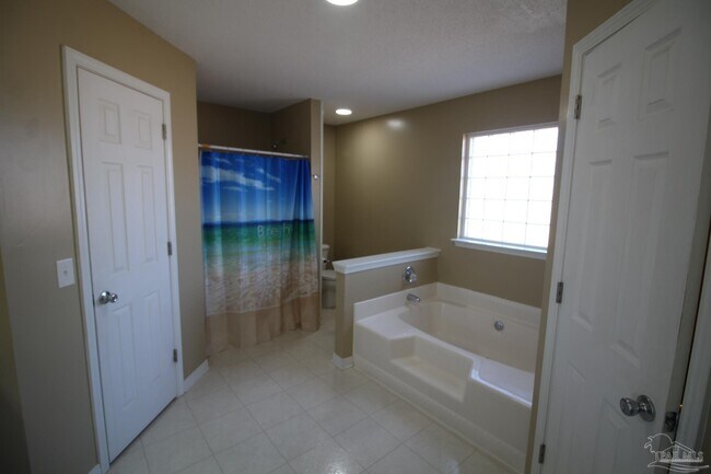 Building Photo - 1100 Freeboard Blvd