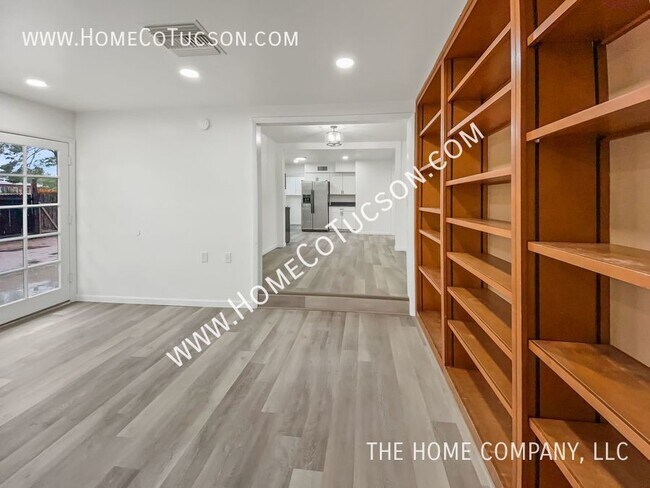 Building Photo - 239 S Placita Aldaco