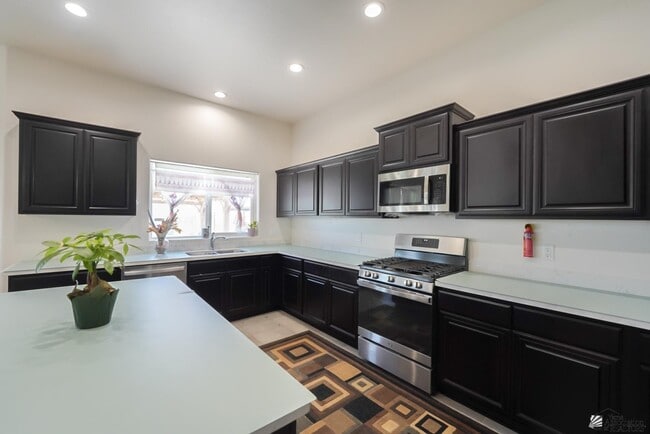 Building Photo - 3457 W 39th Ln
