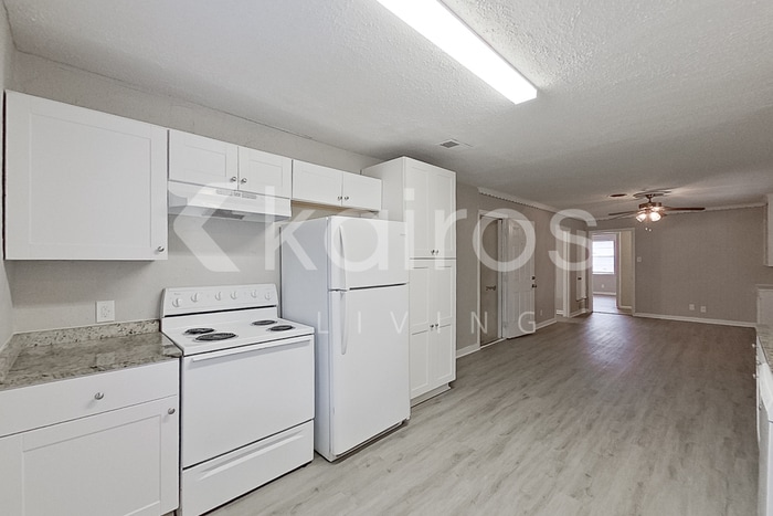 Building Photo - 738 Willowood Ln